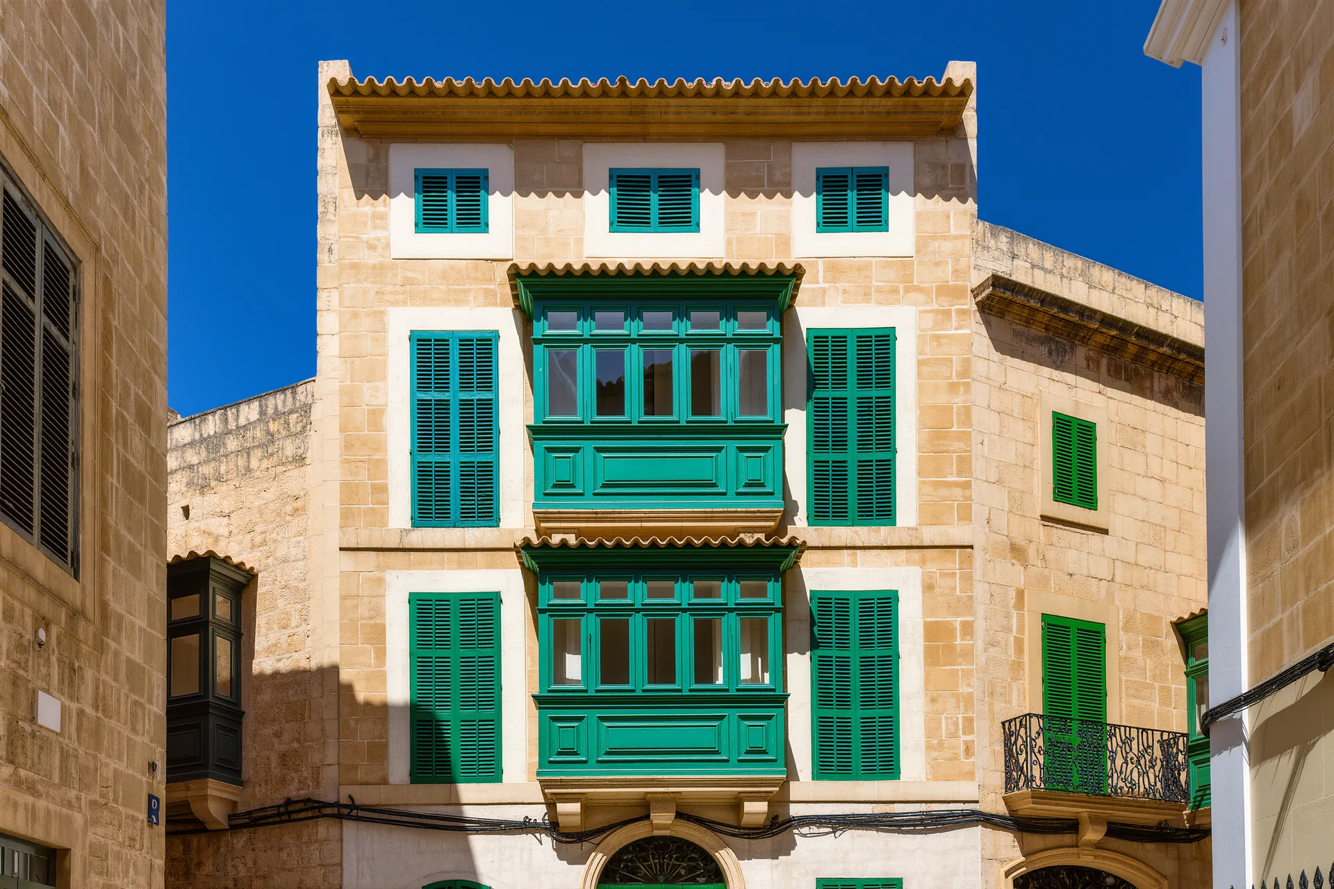 Immobilienpreise in Petra im Vergleich zu anderen Dörfern